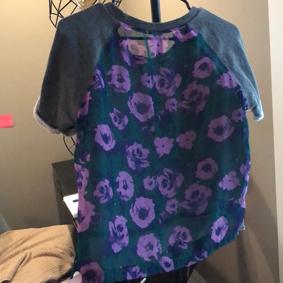 Top - Picture 2 of 2